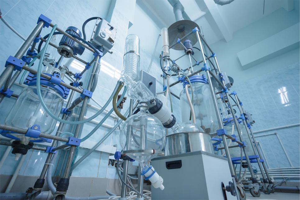 Chemical laboratory equipment and mass analyzers